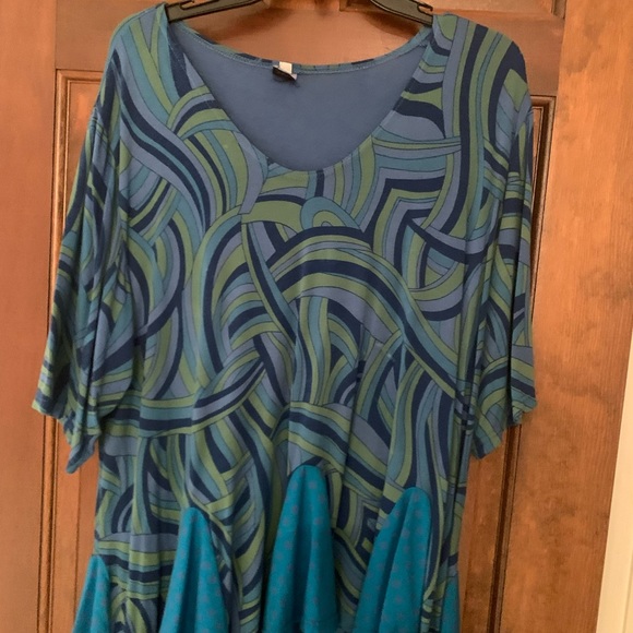 Blue turquoise color geometric pattern tunic top - Picture 1 of 1